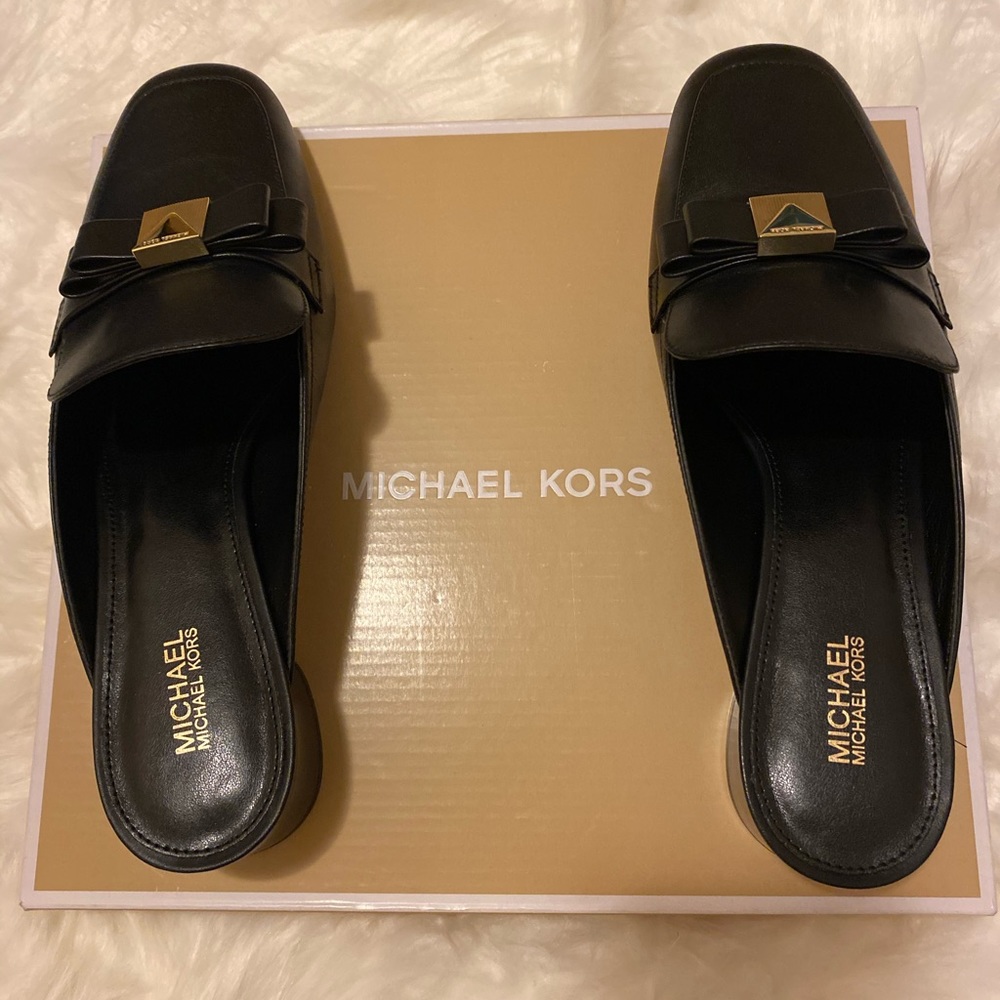 Women shoes - Picture 2 of 3